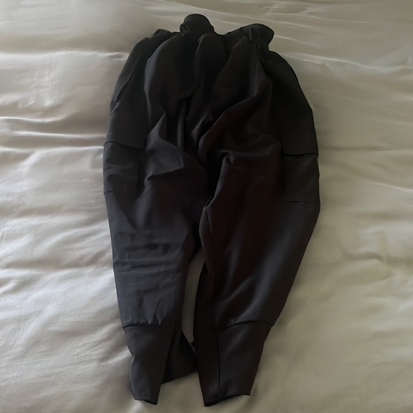 Two pairs of NDETTA PORT black capri pants size small - Picture 2 of 6